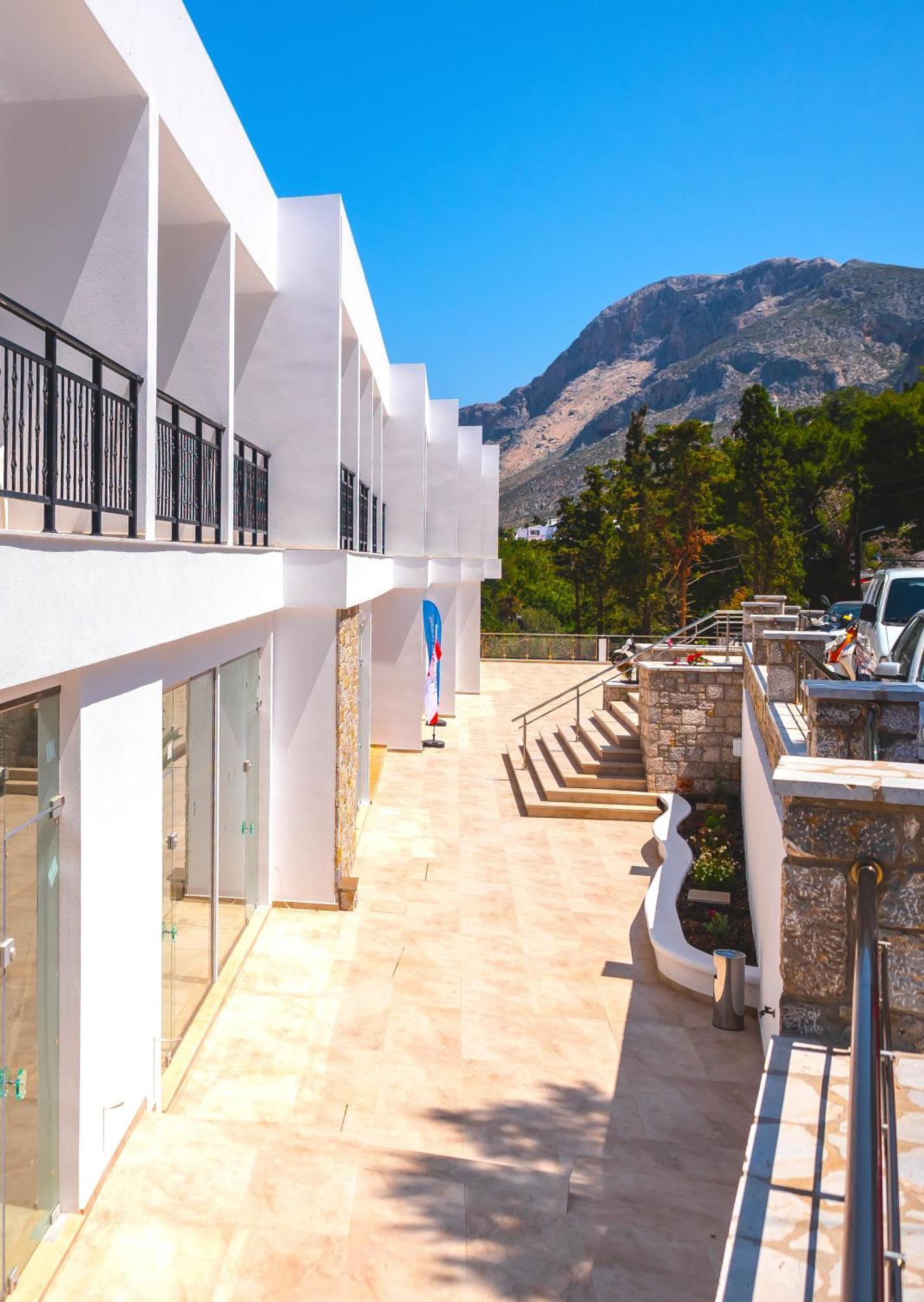 Plaza Hotel Masouri Exteriör bild