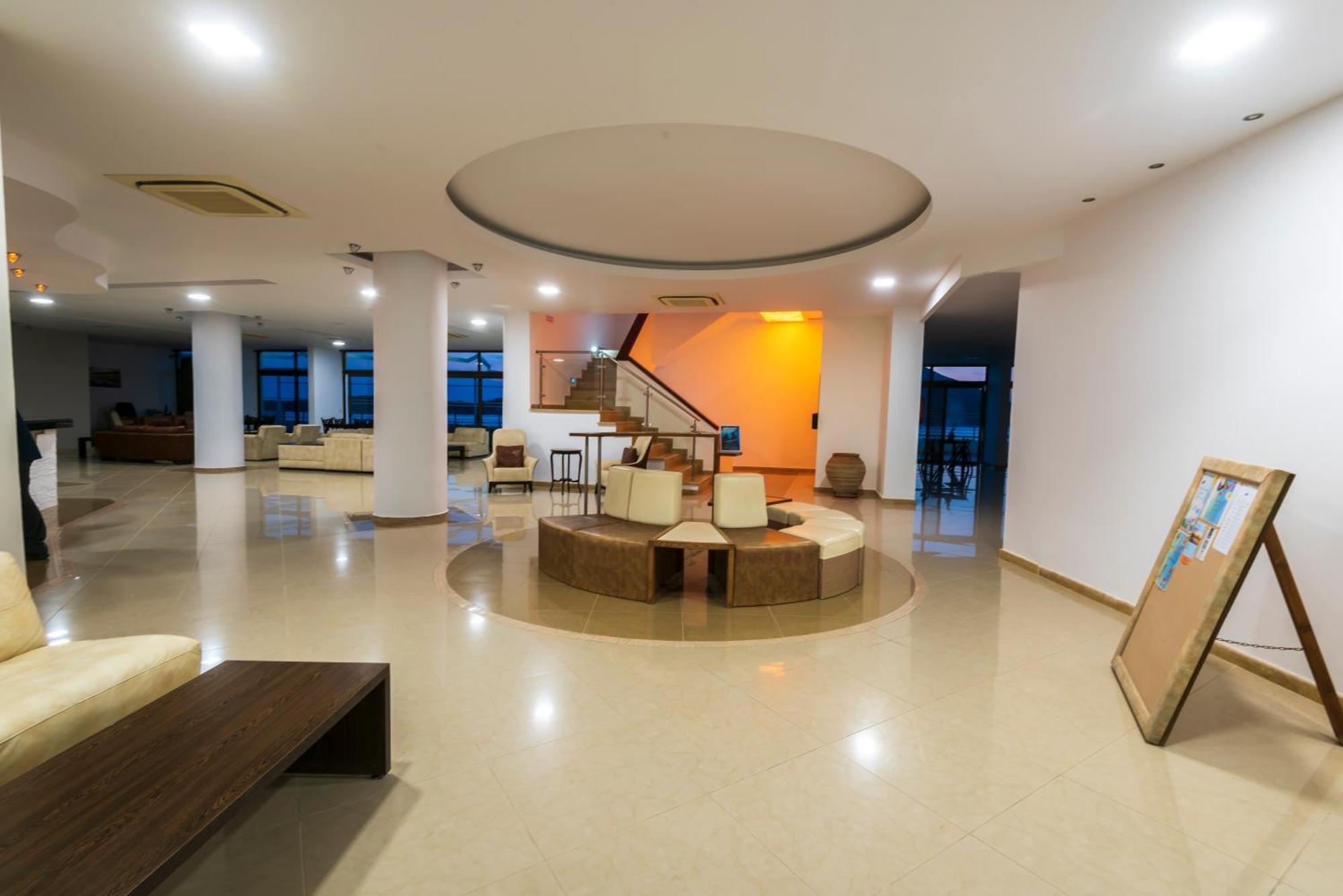 Plaza Hotel Masouri Exteriör bild