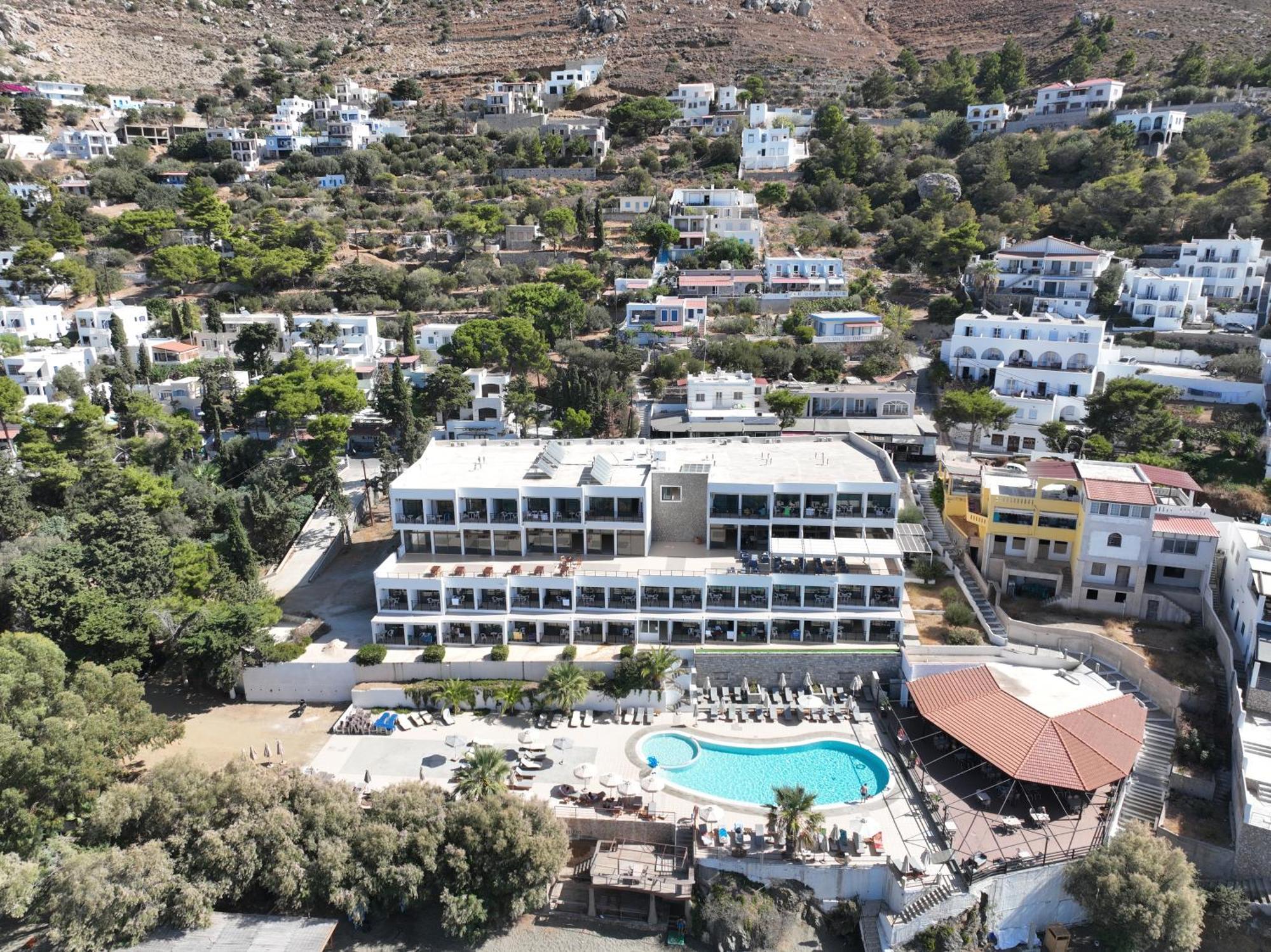 Plaza Hotel Masouri Exteriör bild