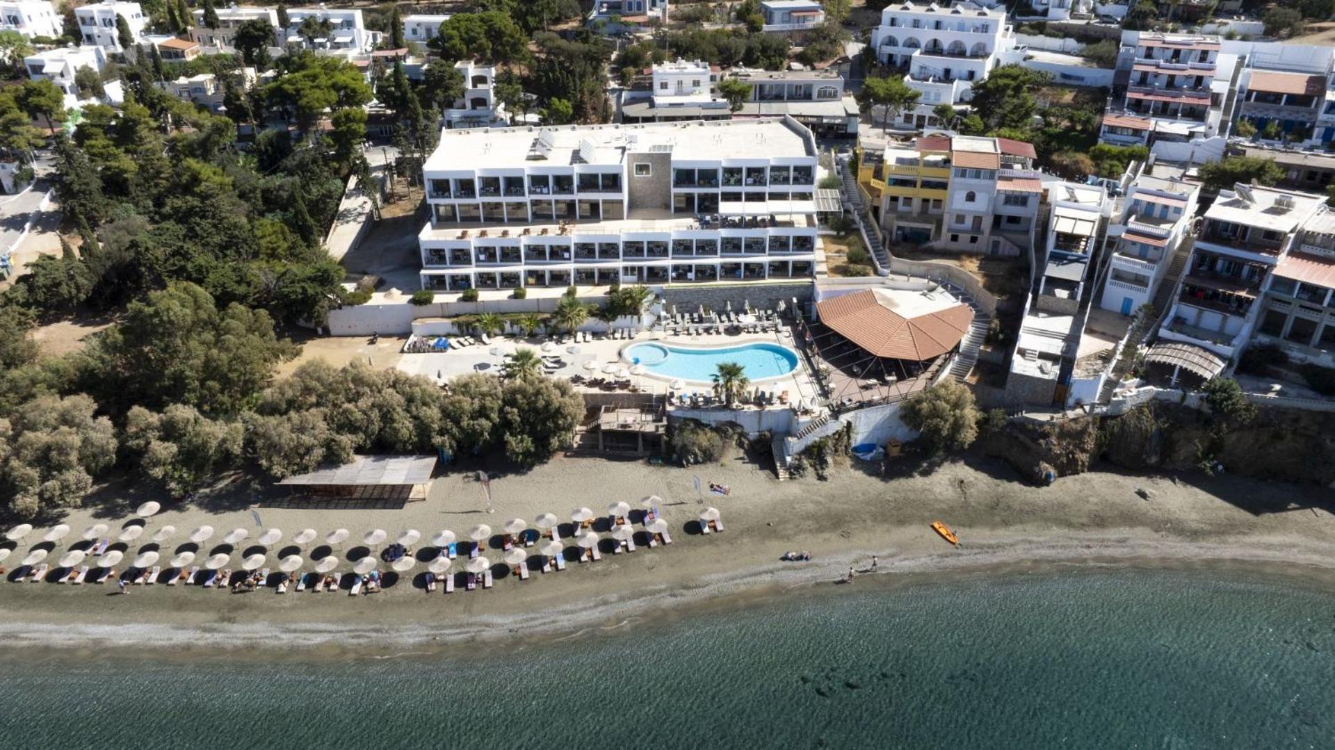 Plaza Hotel Masouri Exteriör bild