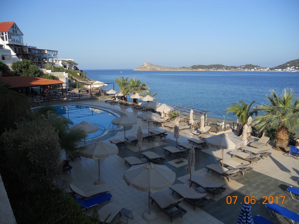 Plaza Hotel Masouri Exteriör bild